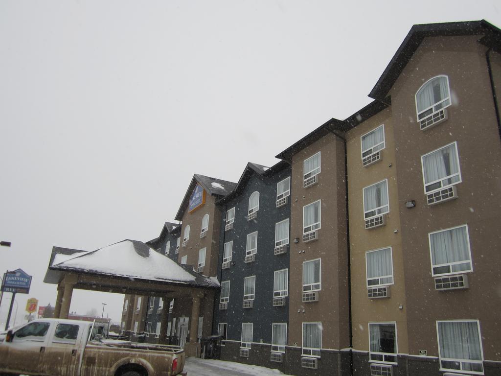 Lakeview Inns & Suites - Fort Nelson Buitenkant foto