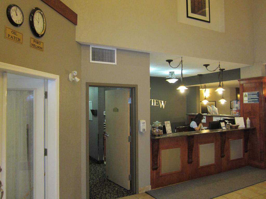 Lakeview Inns & Suites - Fort Nelson Buitenkant foto