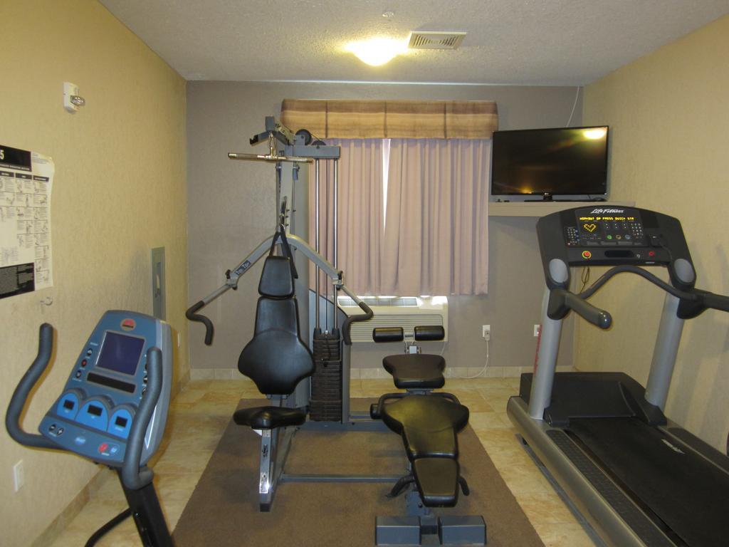 Lakeview Inns & Suites - Fort Nelson Buitenkant foto