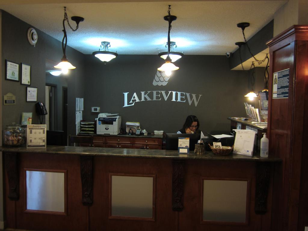 Lakeview Inns & Suites - Fort Nelson Buitenkant foto