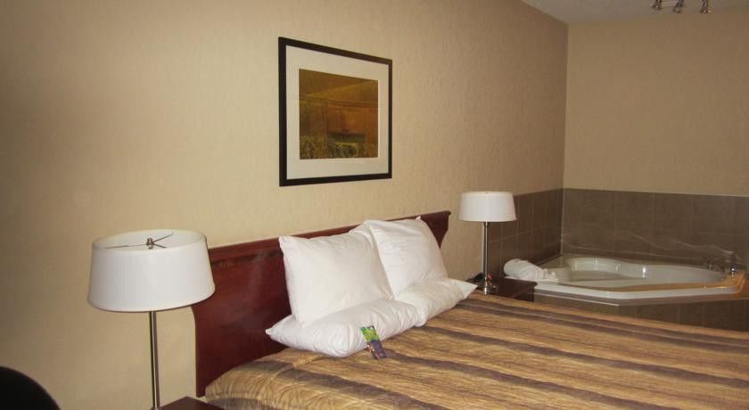 Lakeview Inns & Suites - Fort Nelson Buitenkant foto
