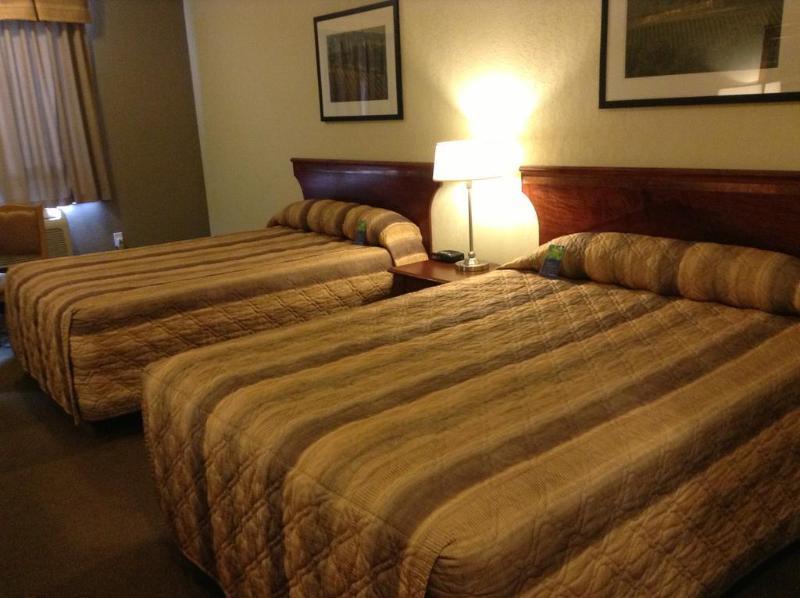 Lakeview Inns & Suites - Fort Nelson Buitenkant foto